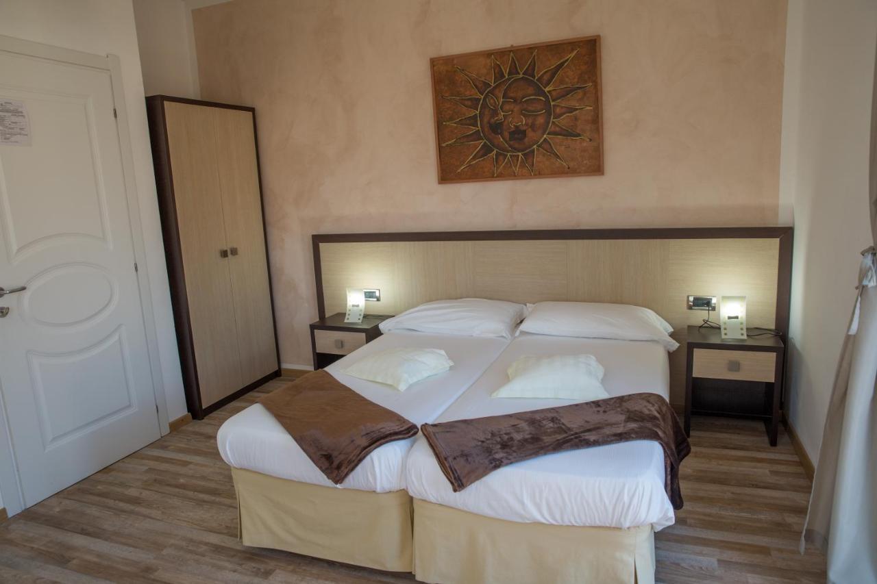 Hotel Lauro Gravedona Habitación foto